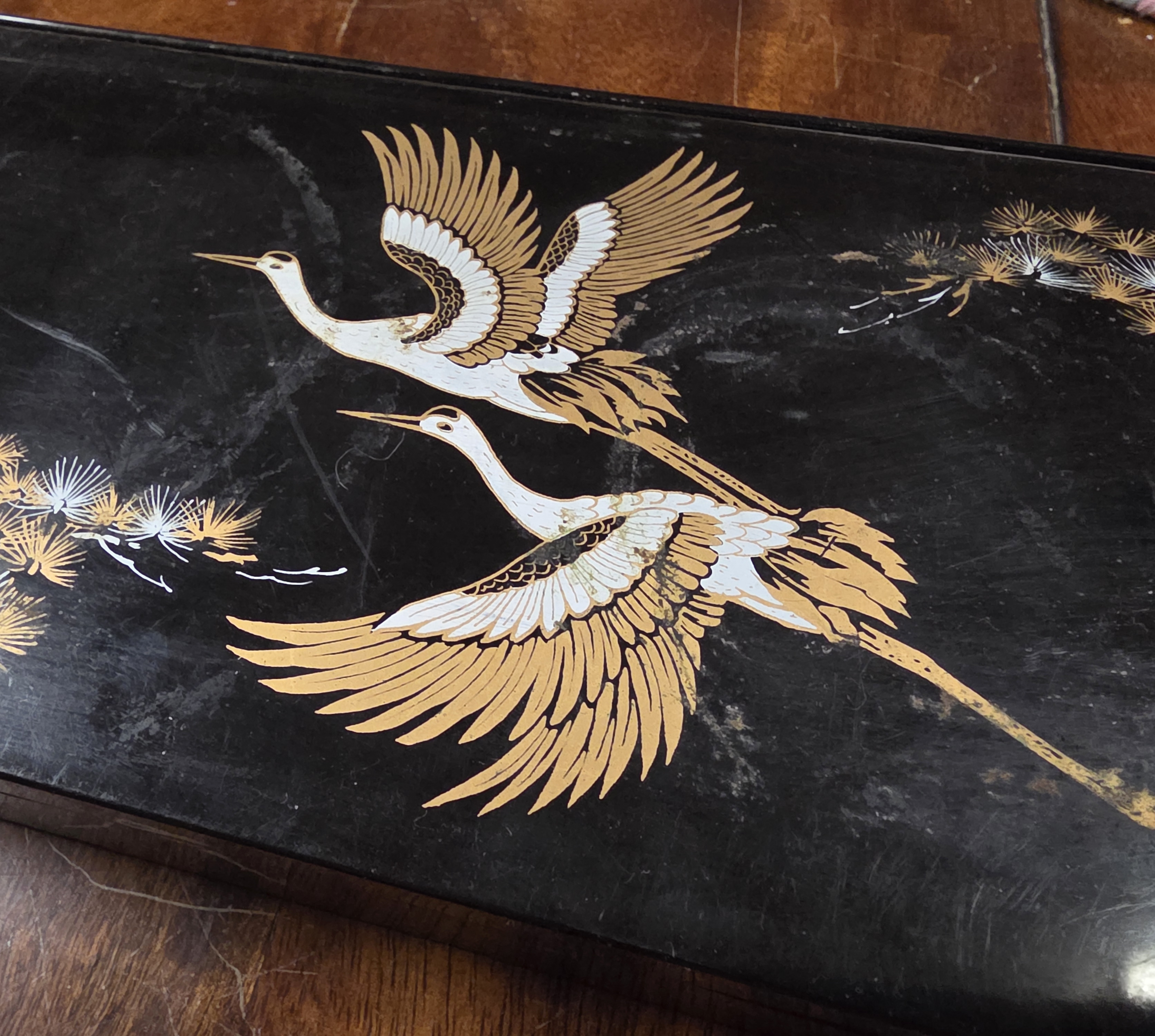 Vintage Lacquered Makeup/Jewelry Box with Crane Design - detail