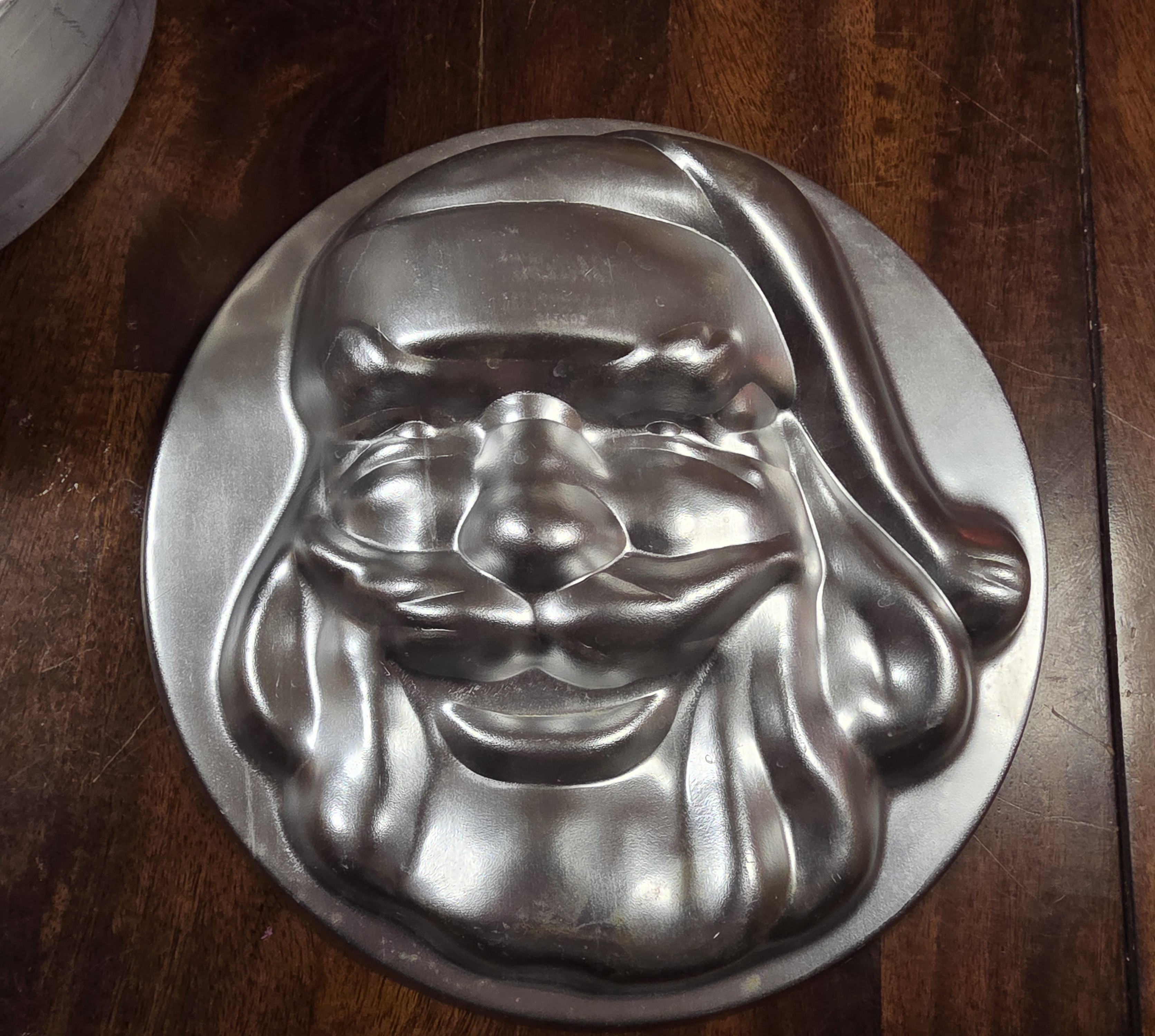 Wilton Holiday-Themed Cake Pans (Pumpkin, Santa, Umbrella) - detail
