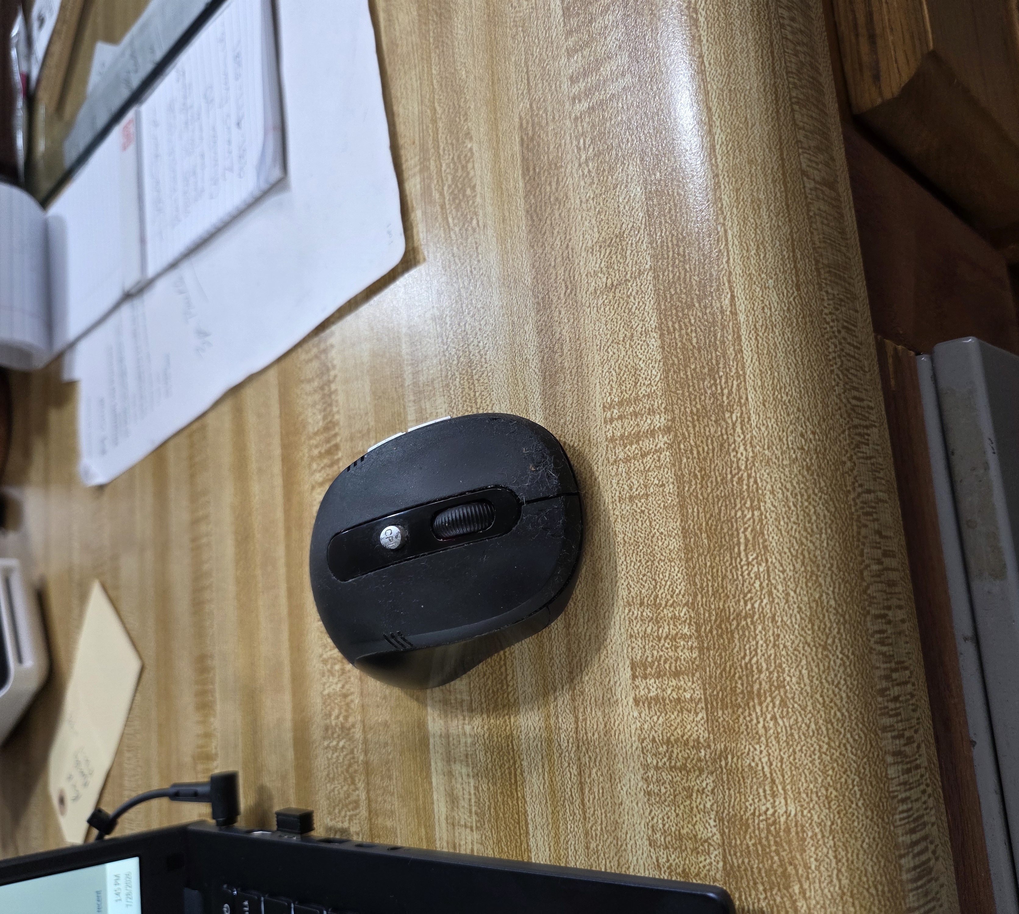 Vertical Ergonomic Computer Mouse - left